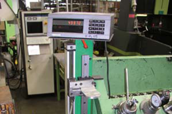 drylin® T skena med mätsystem för verktyg